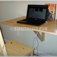 Duvara monte bilgisayar masası